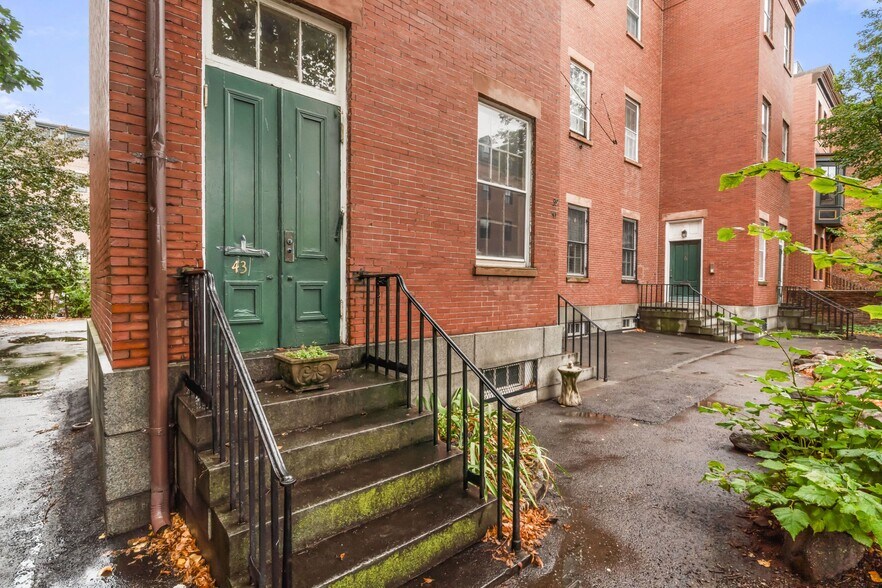 More Photos Of 43 Rutland St, Boston Apartments For Sale