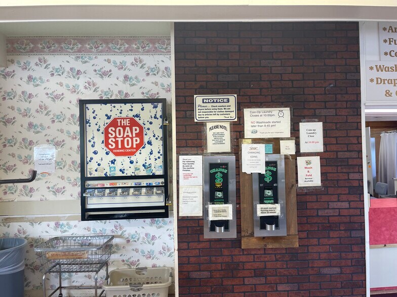 More Photos Of 644 Lafayette Rd, Hampton Freestanding For Sale