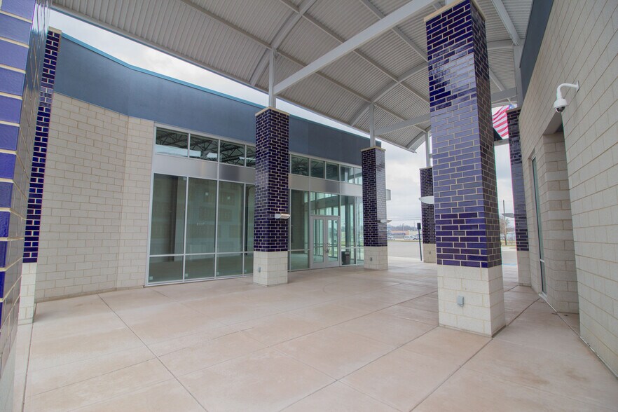 More Photos Of 1307 Centerville Rd, Sturgis Office For Lease