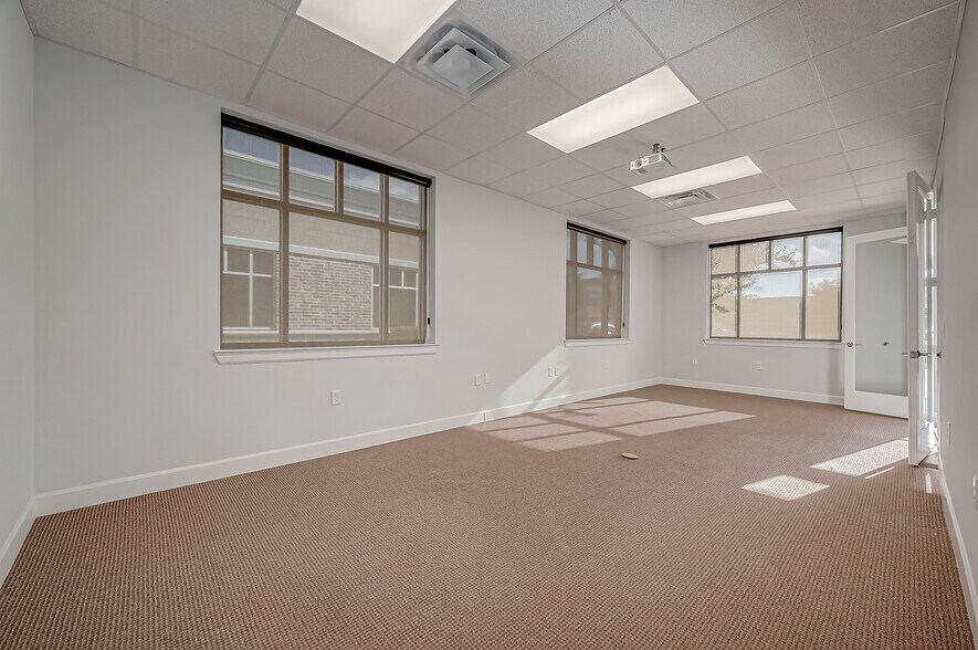 More Photos Of 16000 Park Ten Pl, Houston Medical For Lease