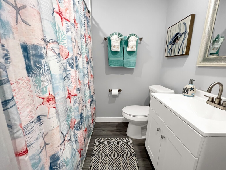 More Photos Of 8 Gipson Pl, Fort Walton Beach Hotel For Sale