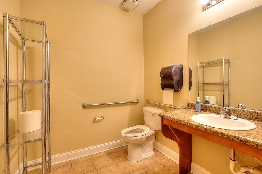 More Photos Of 2795 Main St, Snellville Medical For Lease
