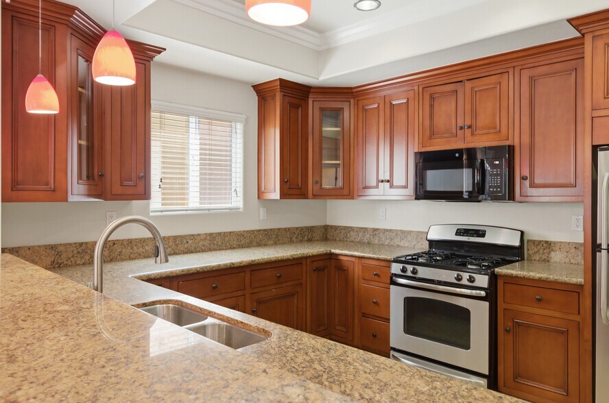 More Photos Of 1101 East Ave, Burbank Apartments For Sale