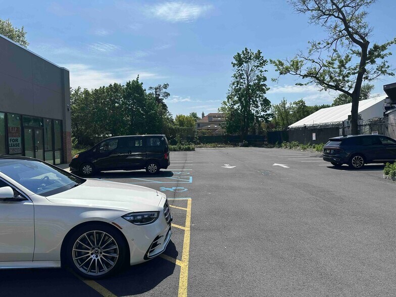 More Photos Of 7316 Amboy Rd, Staten Island General Retail For Lease