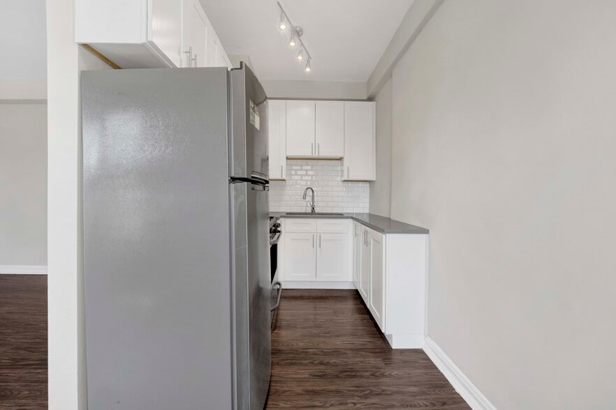 More Photos Of 1401 E Hyde Park Blvd, Chicago Apartments For Sale