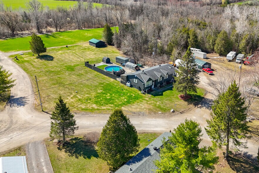 More Photos Of 26 Salmon Side Rd, Smiths Falls Manufactured Housing Mobile Home Park For Sale