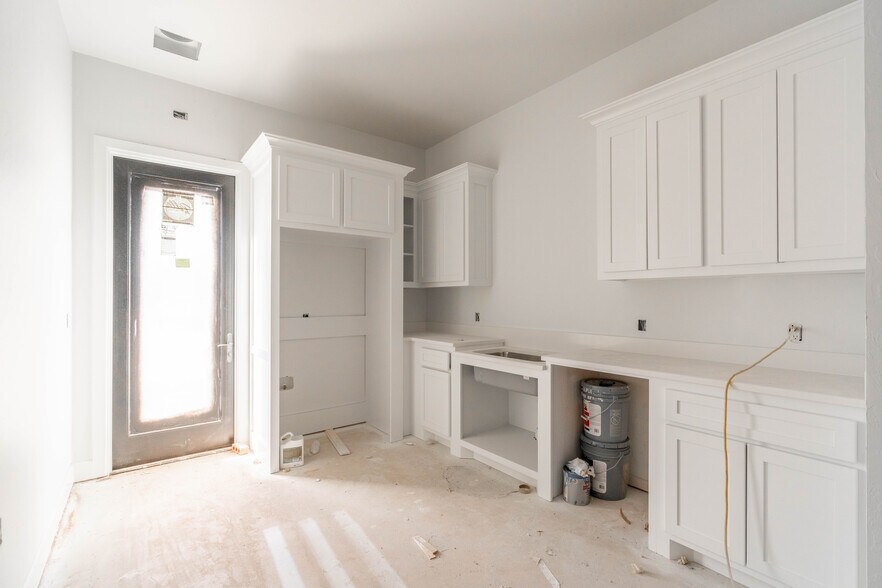 More Photos Of 3165 N Sooner Rd, Edmond Office For Sale