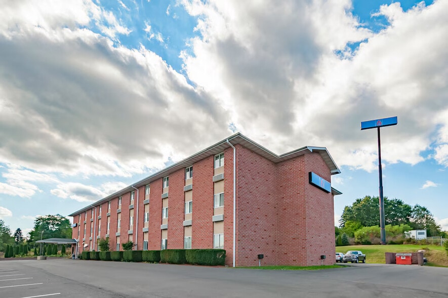 Primary Photo Of 1064 PA-93, Drums, PA 18222, Drums Hotel For Sale