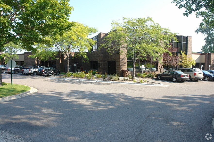 More Photos Of 12201-12241 Wood Lake Dr, Burnsville Light Manufacturing For Lease