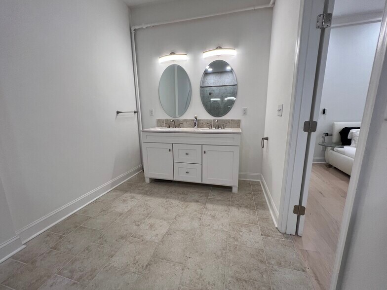 More Photos Of 22 Campbell Ave SE, Roanoke Storefront Retail Residential For Sale