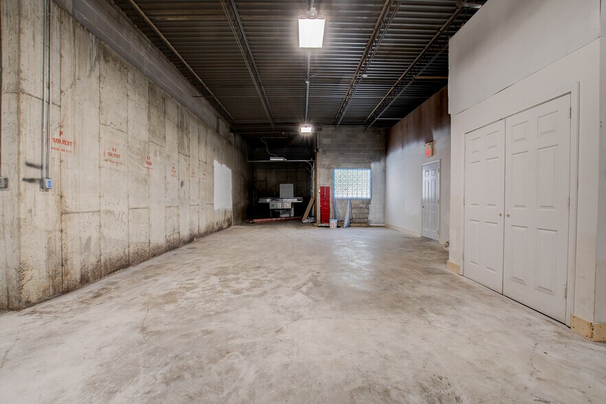 More Photos Of 1243 Tennessee Ave, Cincinnati Warehouse For Sale