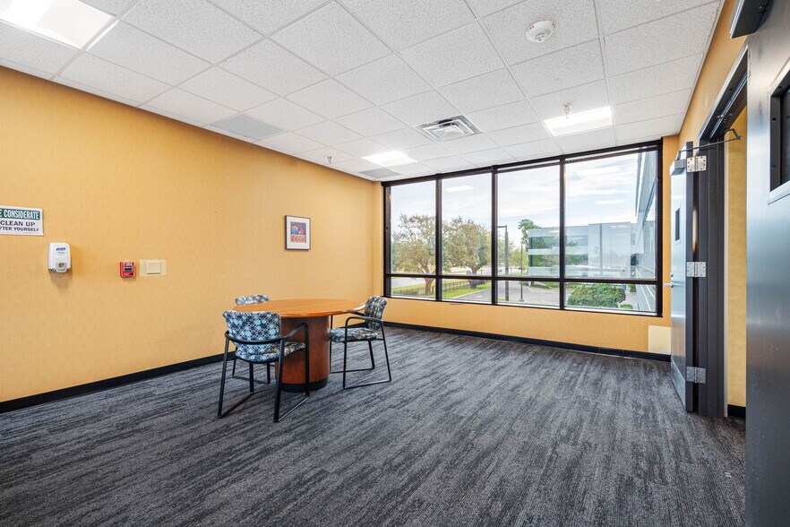 More Photos Of 6801 E Hillsborough Ave, Tampa Office Residential For Sale