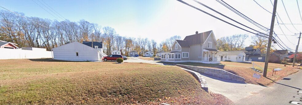 Primary Photo Of 68 Black Point Rd, Niantic Apartments For Sale
