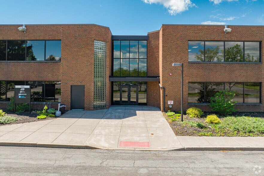 More Photos Of 445 Electronics Pky, Liverpool Office For Lease