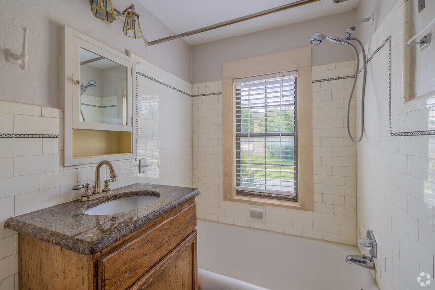 More Photos Of 24 E 17th St, Tulsa Apartments For Sale