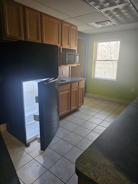 More Photos Of 3600 Brecksville Rd, Richfield Light Distribution For Lease