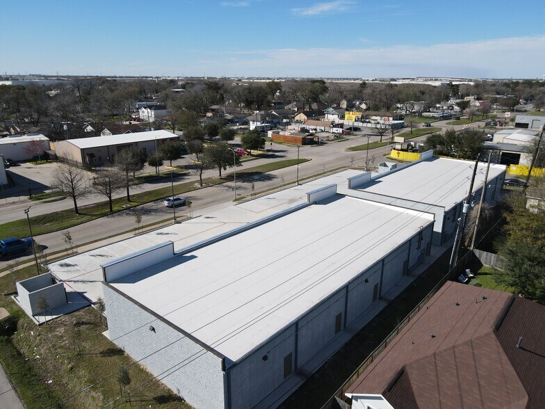 More Photos Of 5520 Gessner Rd, Houston Storefront For Lease