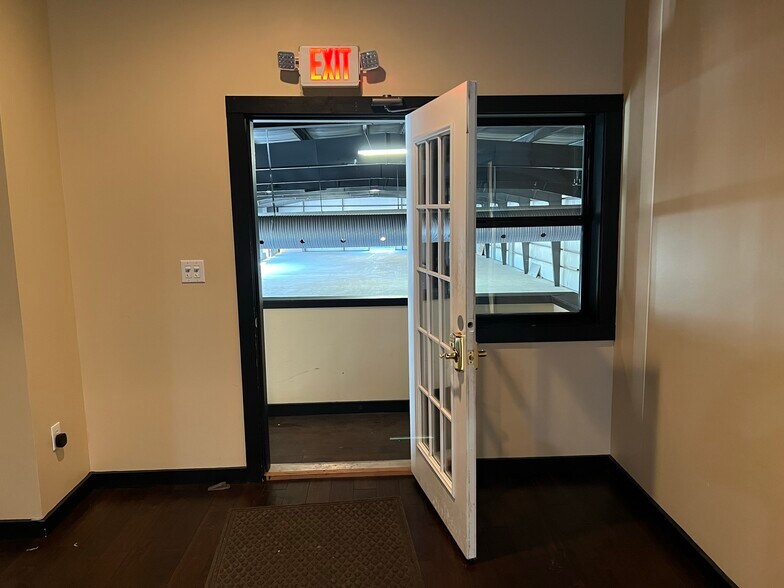 More Photos Of 230 Industrial Park Rd, Baldwin Warehouse For Lease