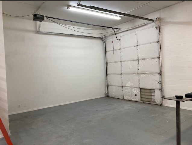 More Photos Of 601 E 44th St, Garden City Warehouse For Lease