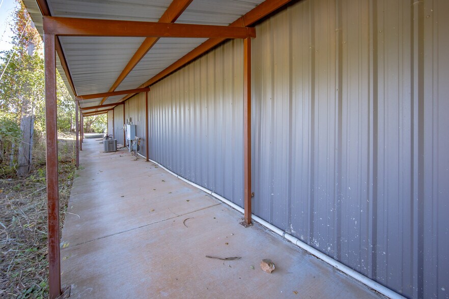 More Photos Of 319-323 NW 59th St, Oklahoma City Manufacturing For Sale