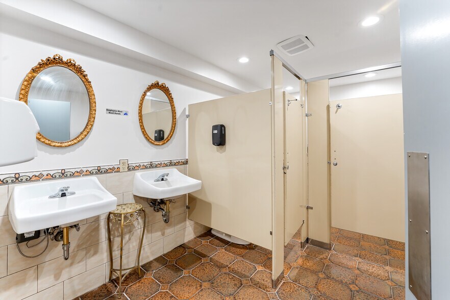 More Photos Of 3347 W Ridge Pike, Limerick Restaurant For Sale