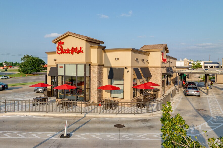 More Photos Of 8255 N Rockwell Ave, Oklahoma City Unknown For Lease