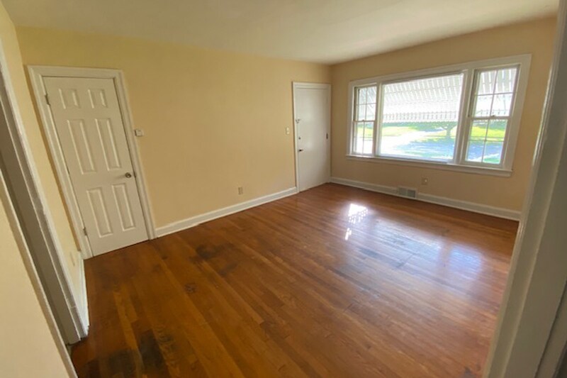 More Photos Of 224 Taylor Dr, Lexington Apartments For Sale