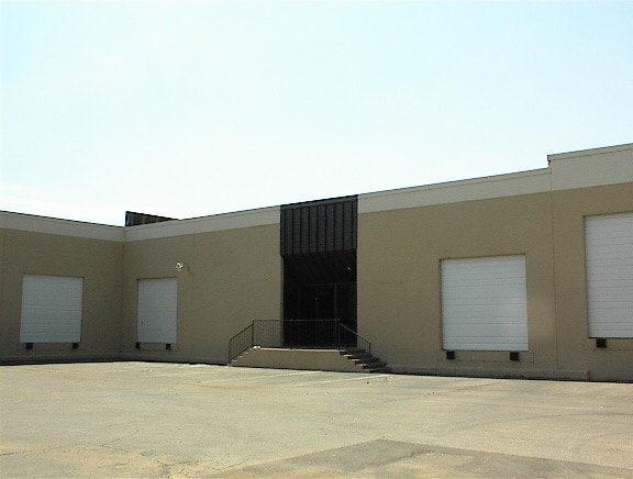 More Photos Of 210 W Wilshire Blvd, Oklahoma City Unknown For Lease