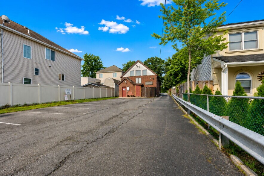 More Photos Of 3611 Richmond Ave, Staten Island Medical For Lease