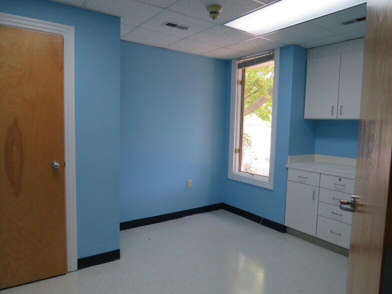 More Photos Of 9506 Hospital Ave, Nassawadox Medical For Sale