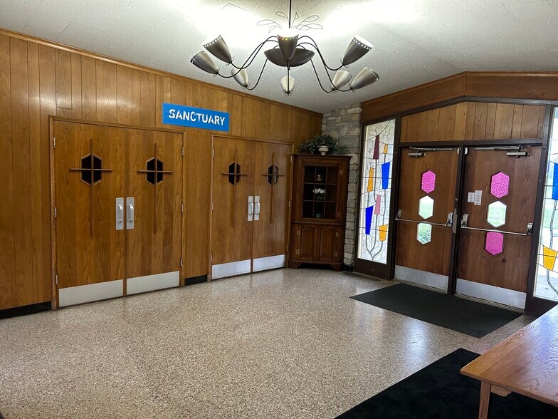 More Photos Of 125 Wilson Park Dr, Dayton Religious Facility For Sale