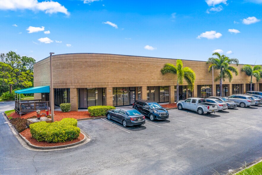 More Photos Of 751 North Dr, Melbourne Flex For Lease