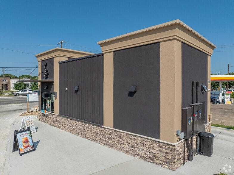 More Photos Of 3117 Williams Dr, Georgetown General Retail For Lease