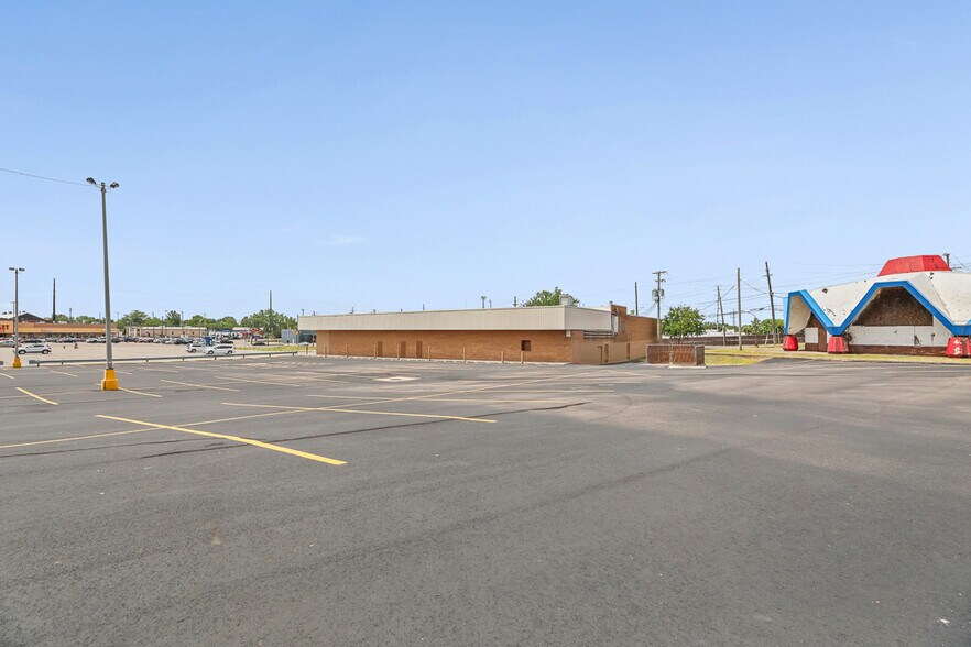 More Photos Of 3475 Ridge Rd, Cleveland Skating Rink For Sale