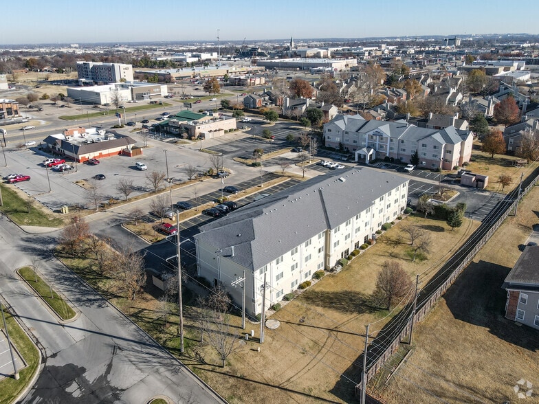 More Photos Of 9010 E 71st St, Tulsa Hotel For Sale