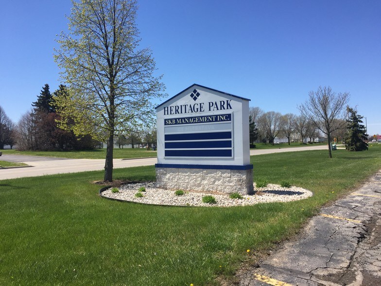 More Photos Of 801 Heritage Rd, De Pere Office For Lease