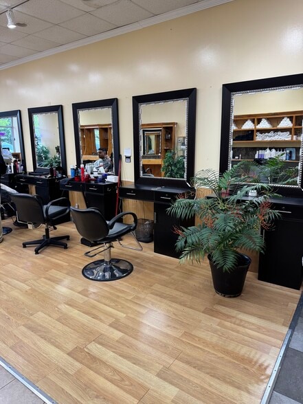 More Photos Of 46839 Maple Leaf Pl, Sterling General Retail For Sale
