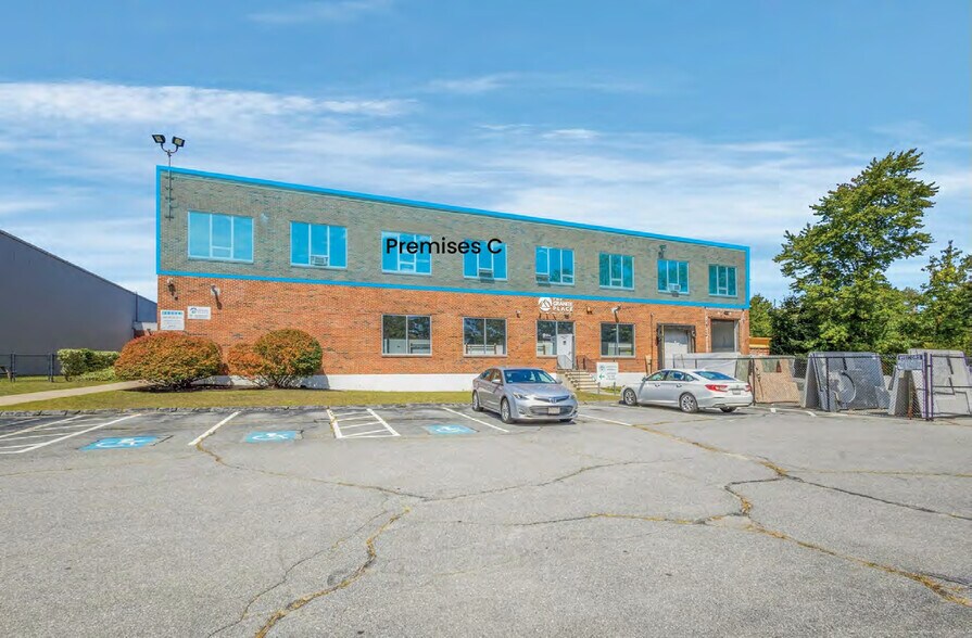 More Photos Of 5 Waltham St, Wilmington Warehouse For Lease