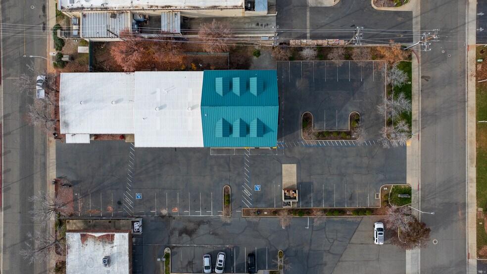 More Photos Of 1155 Del Monte St, Redding Office For Lease