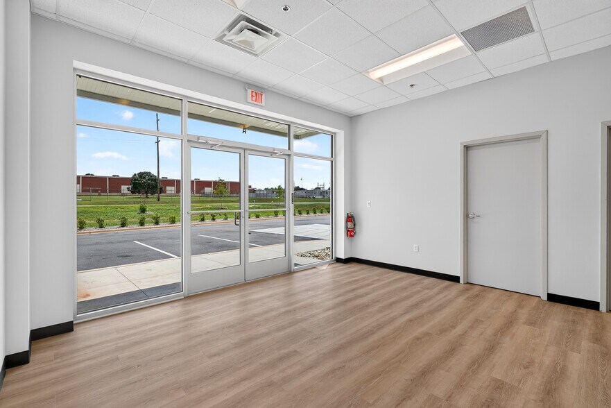 More Photos Of 121 Osage dr, Greenville Warehouse For Sale