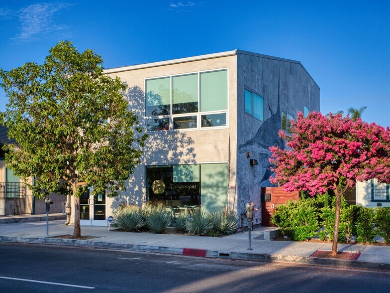 More Photos Of 542 N Larchmont Blvd, Los Angeles Office For Sale