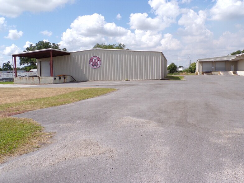 More Photos Of 2300 Hwy 60 W, Mulberry Warehouse For Lease