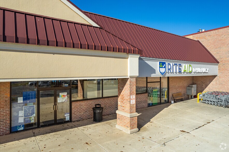 More Photos Of 2600 Willow Street Pike N, Willow Street Freestanding For Lease