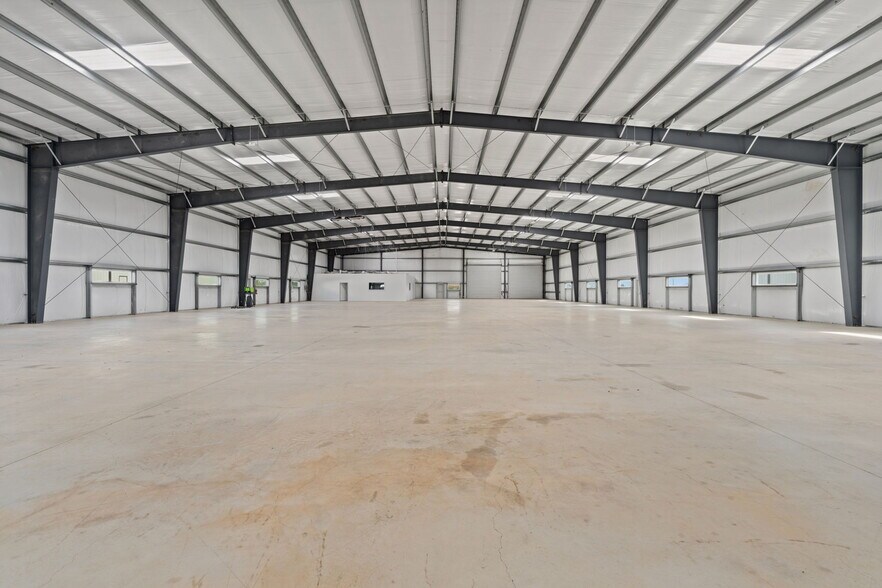 More Photos Of 12955 WRIGHT rd, Buda Warehouse For Lease