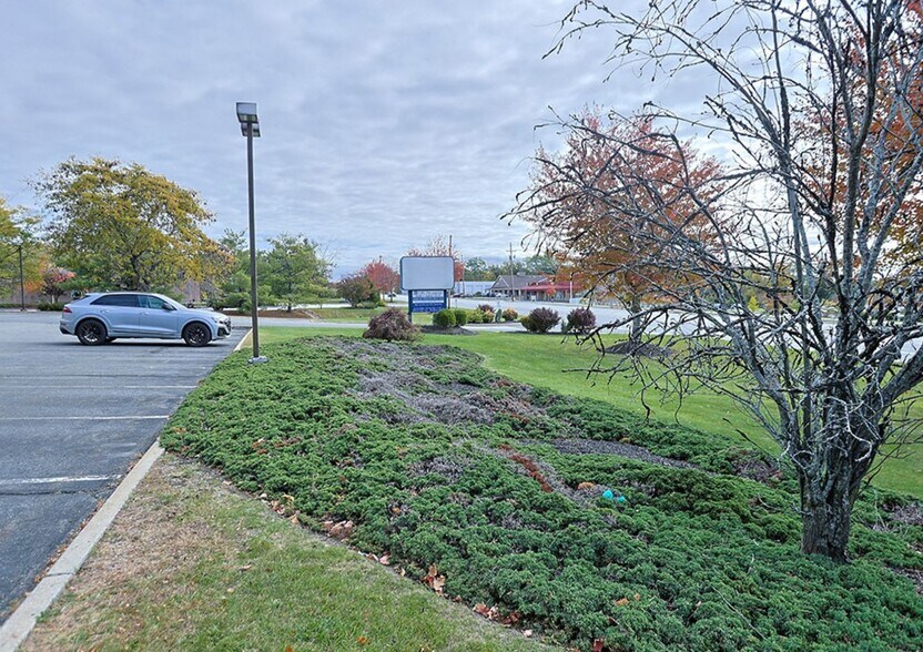 More Photos Of 633 Rt-211, Middletown Office For Sale