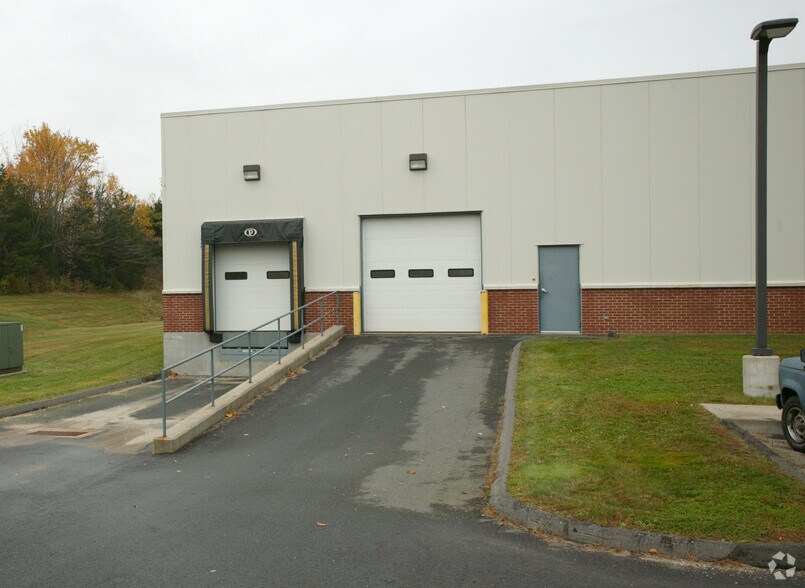 More Photos Of 119 White Oak Dr, Berlin Manufacturing For Sale