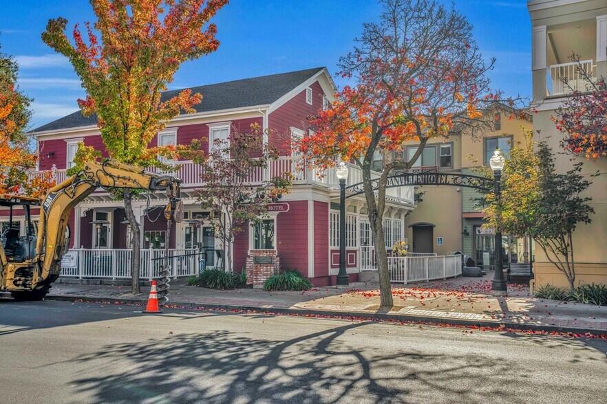 More Photos Of 321 Hartz Ave, Danville General Retail For Sale