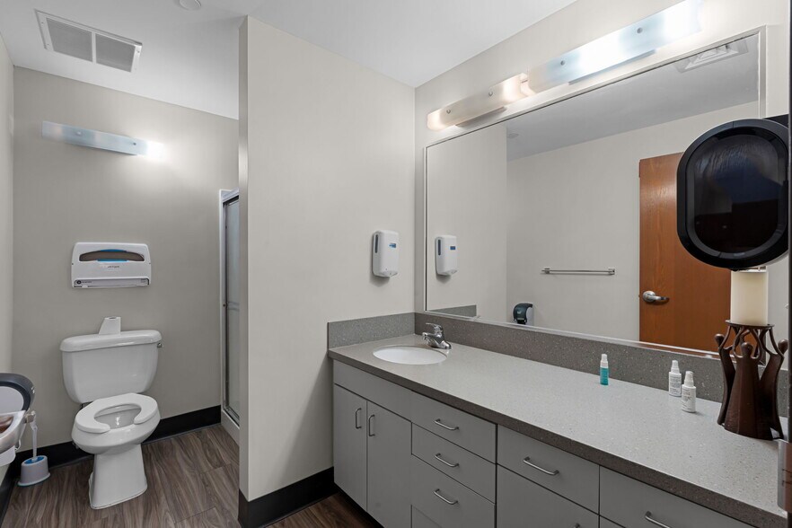 More Photos Of 661 E Altamonte Dr, Altamonte Springs Medical For Sale