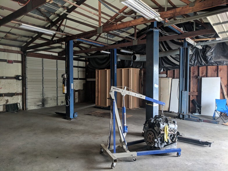 More Photos Of 4513 Covington Hwy, Decatur Auto Repair For Sale