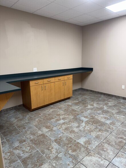 More Photos Of 1227 E Broadway, Oviedo Office For Sale